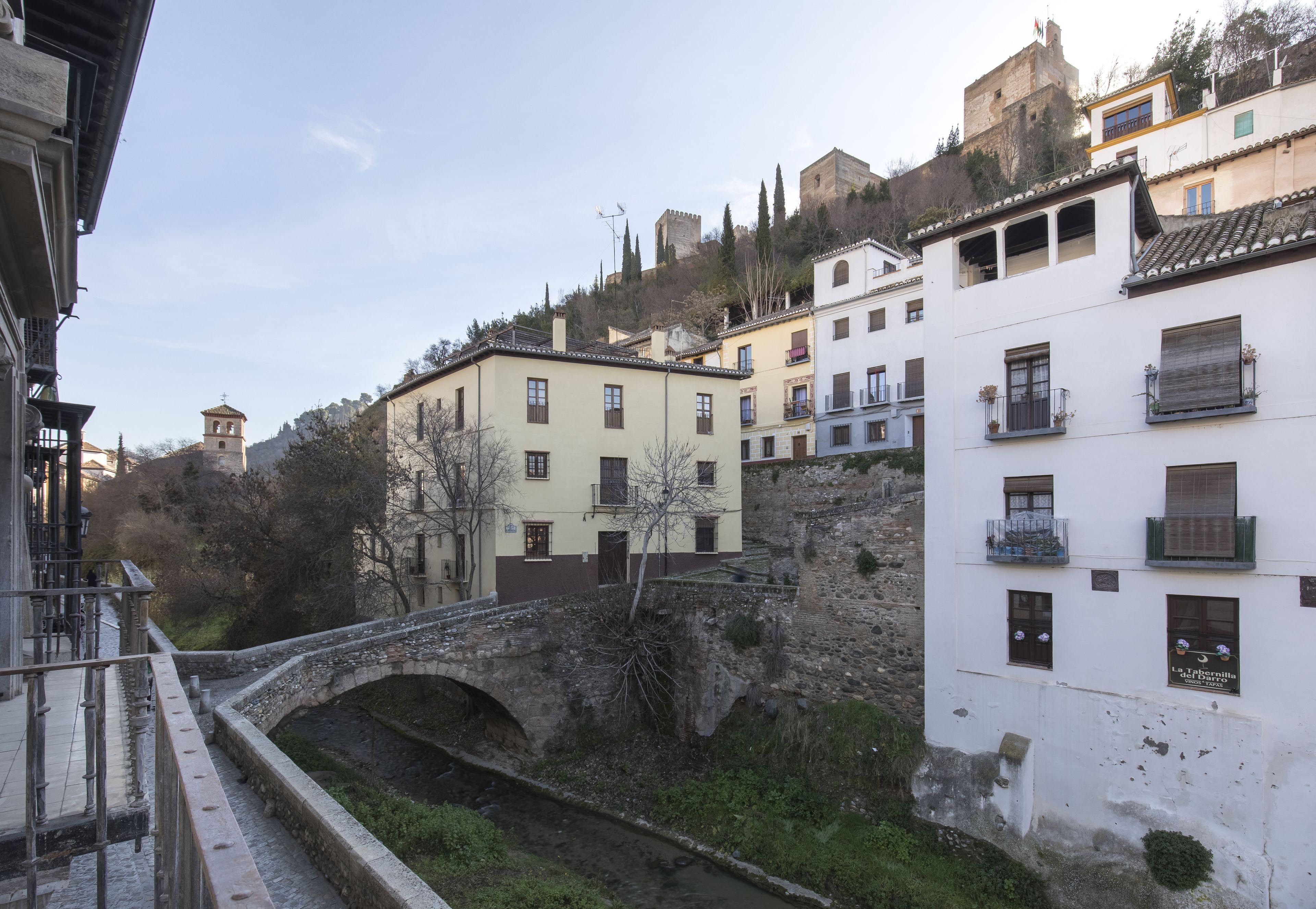 Shine Albayzin — Photos 1